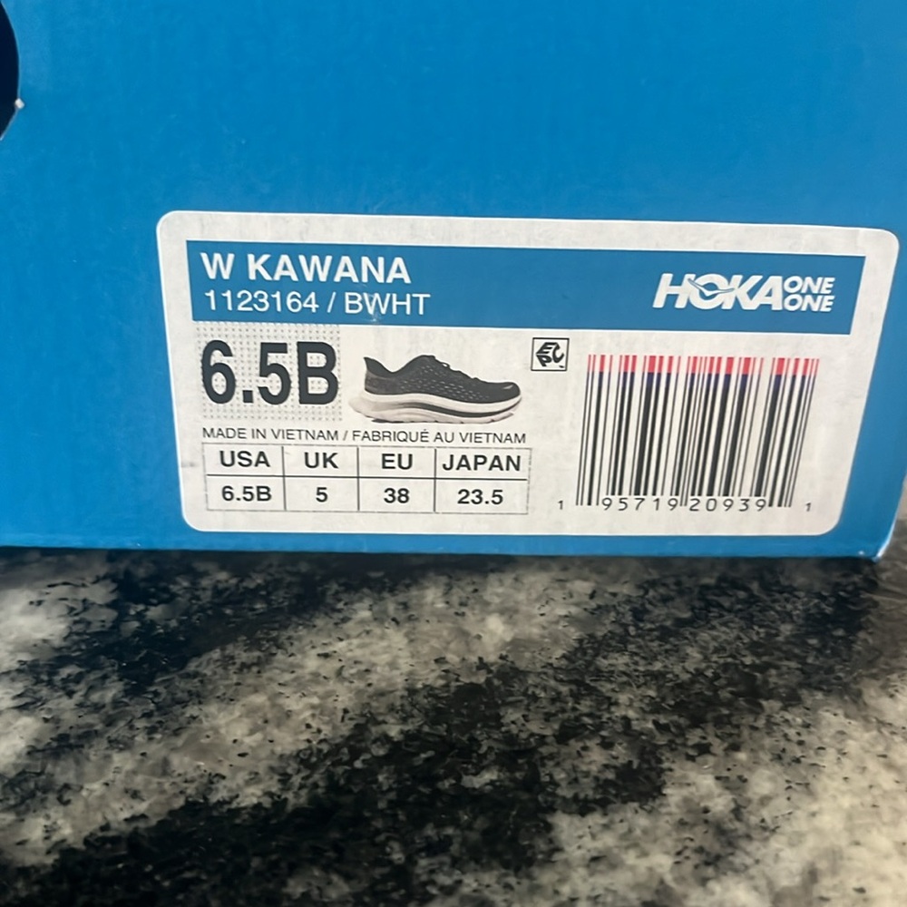 Brand new, Hoka Kawana 6.5 Make an offer!